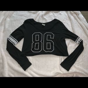 VS PINK Large Black Cropped Long Sleeve Top